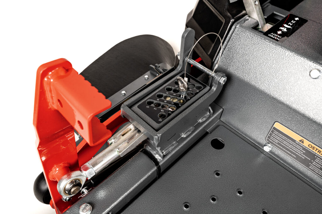 Traktorek Cedrus ZERO-SKRĘT C-TRAC-Z132 Loncin LC2P82F V-TWIN deck 132cm 12