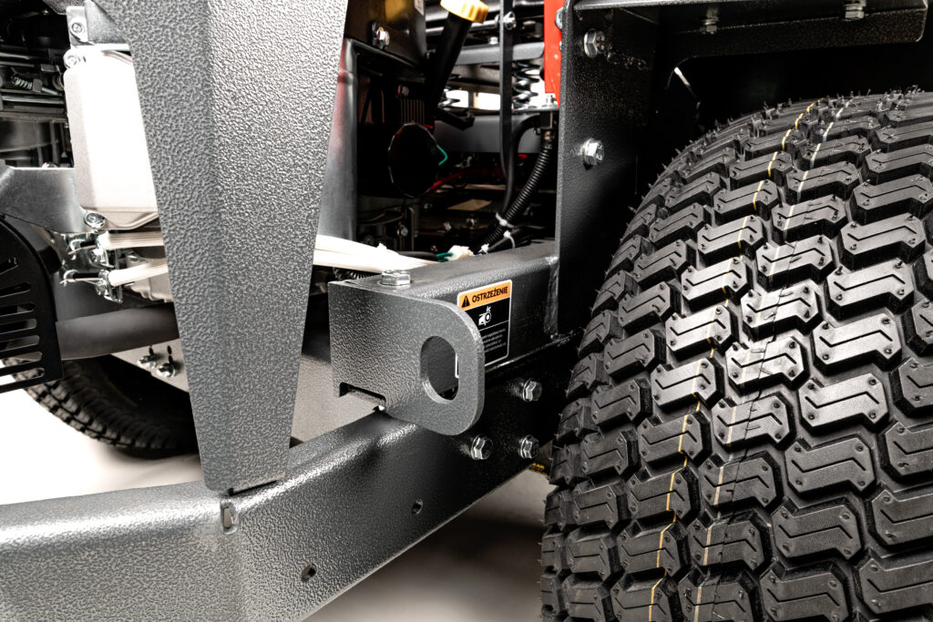 Traktorek Cedrus ZERO-SKRĘT C-TRAC-Z132 Loncin LC2P82F V-TWIN deck 132cm 29
