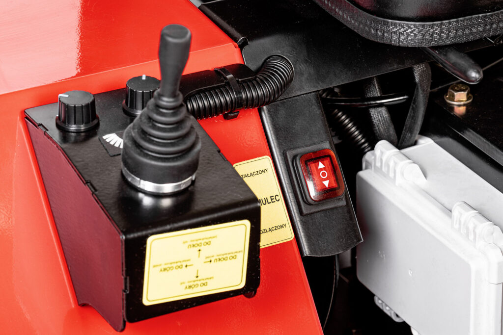 Traktor wielofunkcyjny Cedrus Diesel 4×4 C-TUR-18D 21
